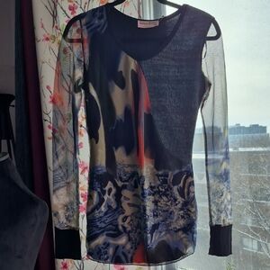 Tango Mango Elegant Long Sleeve Abstract Mesh Top